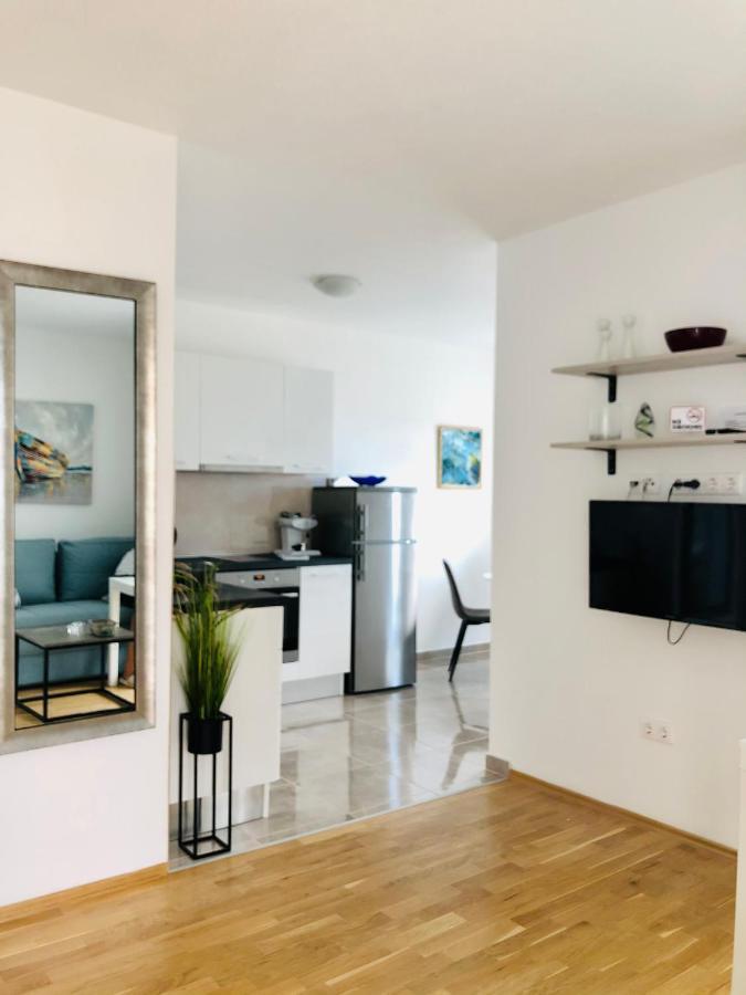 Villa Dani Sea & Pool Apartments トロギール エクステリア 写真