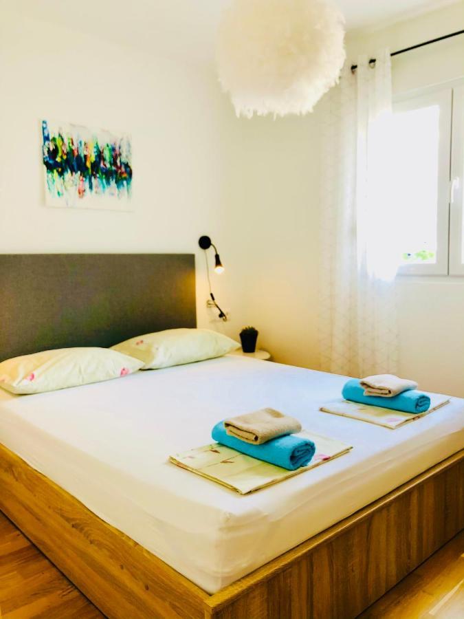 Villa Dani Sea & Pool Apartments トロギール エクステリア 写真