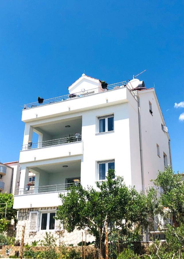 Villa Dani Sea & Pool Apartments トロギール エクステリア 写真