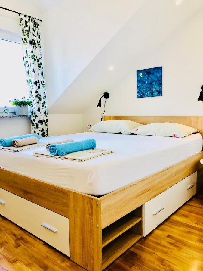 Villa Dani Sea & Pool Apartments トロギール エクステリア 写真