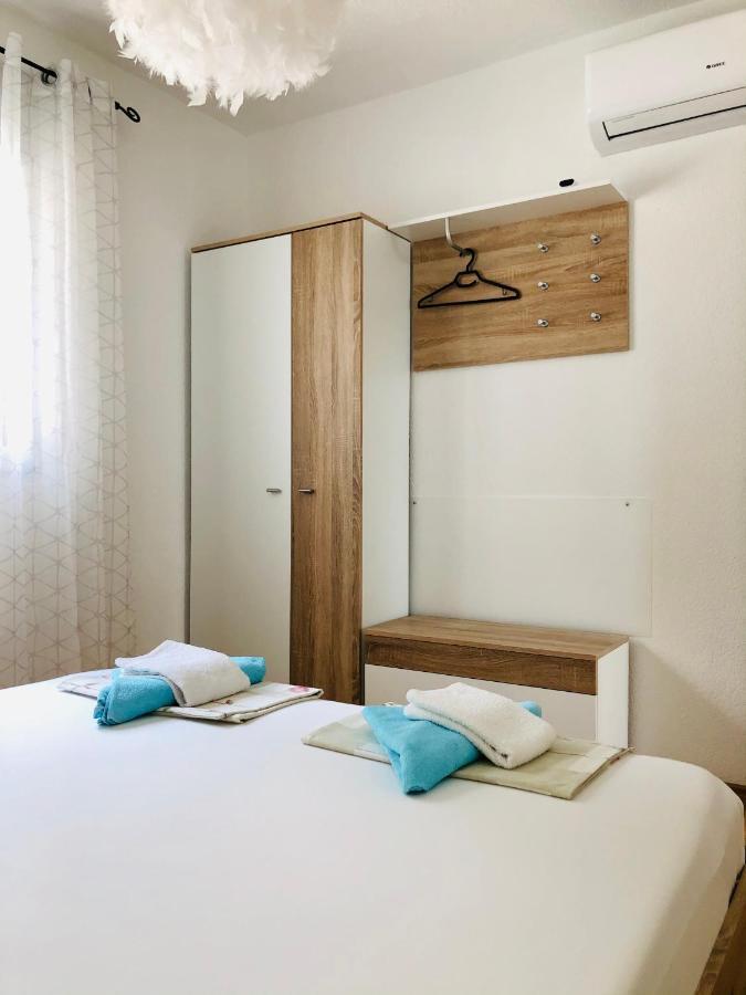 Villa Dani Sea & Pool Apartments トロギール エクステリア 写真