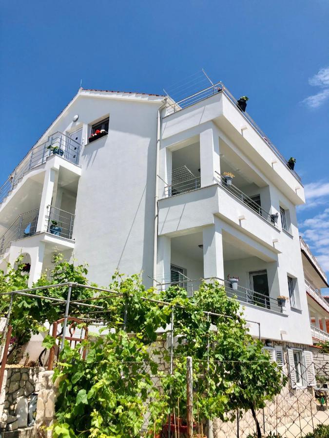 Villa Dani Sea & Pool Apartments トロギール エクステリア 写真