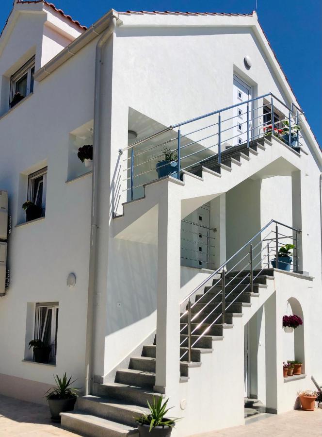 Villa Dani Sea & Pool Apartments トロギール エクステリア 写真